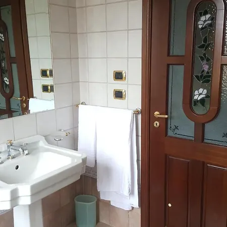 Fiorestella Alojamento de Acomodação e Pequeno-almoço 3*