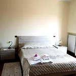 Fiorestella Oda ve Kahvaltı 3*